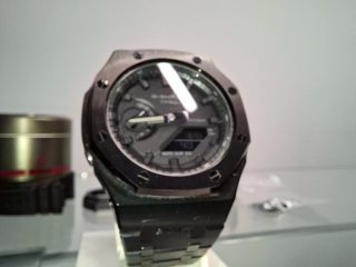 Casio G-Shock Modificado de un GA-2100 auténtico.