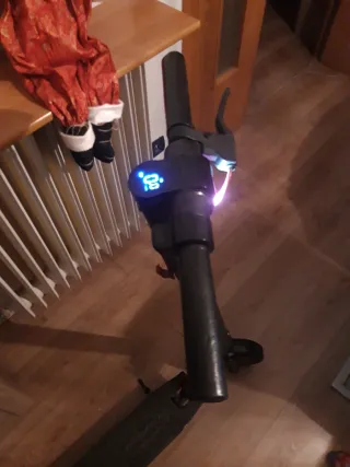 Patinete Eléctrico,sin cargador, a veces funciona