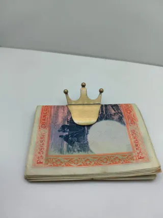 Pinza para billetes corona dorada