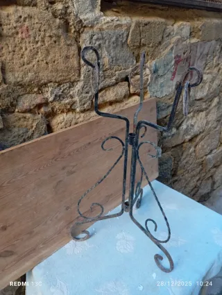 Porta vasi in ferro battuto