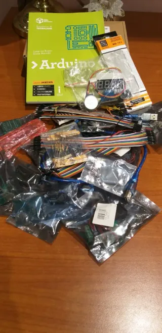 Kit Arduino - Contenuto Completo