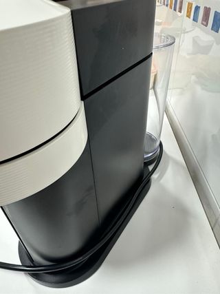 Cafetera Nespresso Vertuo Negra+capsulas de regalo