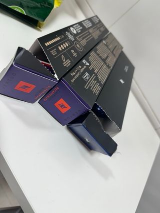 Cafetera Nespresso Vertuo Negra+capsulas de regalo