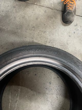 Juego 4 Neumáticos Kumho 235/40 18 y 265/40 18