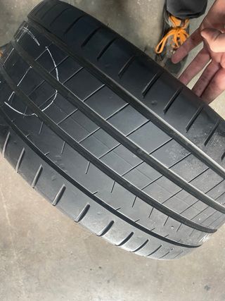 Juego 4 Neumáticos Kumho 235/40 18 y 265/40 18