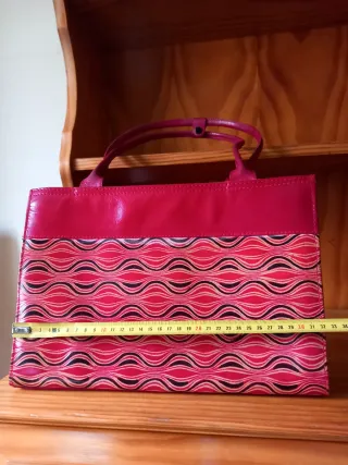 Bolso rojo piel estampado