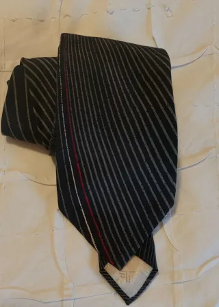 Corbata Jean Luis Scherrer Negra Rayas Multicolor.