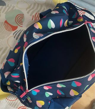 Bolsa deporte niña Bennetton corazones