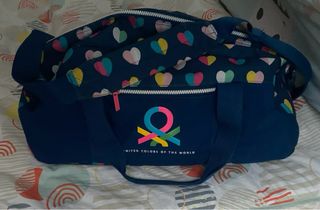 Bolsa deporte niña Bennetton corazones