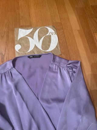Blusa ZARA cruzada TL morada como nueva
