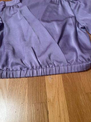 Blusa ZARA cruzada TL morada como nueva