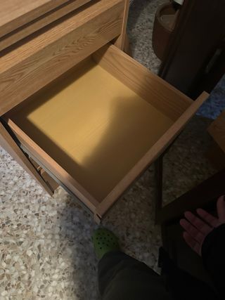 Cómoda de madera con 4 cajones