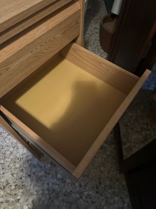 Cómoda de madera con 4 cajones