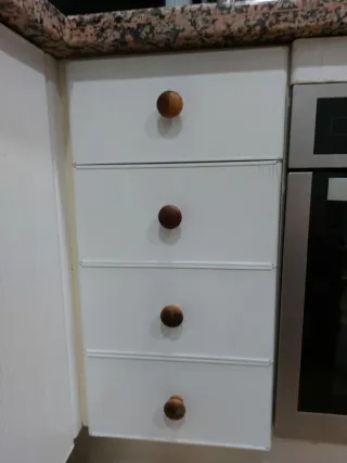 Tiradores de madera para armario