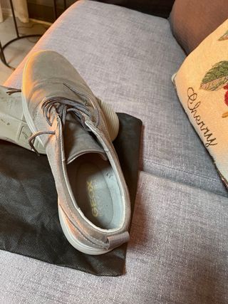 Zapatos Geox grises