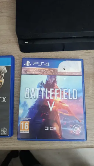 PS4 (PlayStation 4) Negra + 3 Juegos