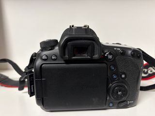 Canon EOS 6D Mark II + objetivo 40 mm + micrófono