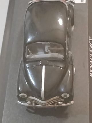 Modellino Renault 4CV nero
