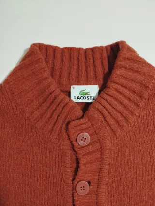 Jersey Lacoste naranja cuello alto botones