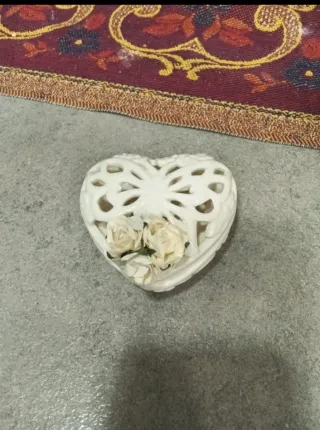 Portagioie a cuore in ceramica