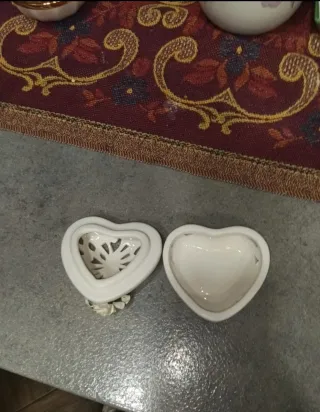 Portagioie a cuore in ceramica