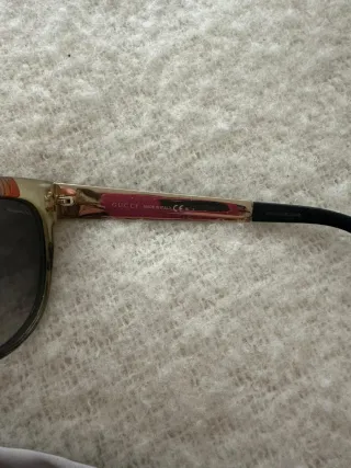 Occhiali da sole Gucci neri e grigi