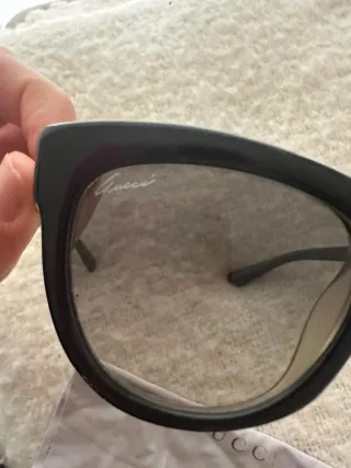 Occhiali da sole Gucci neri e grigi