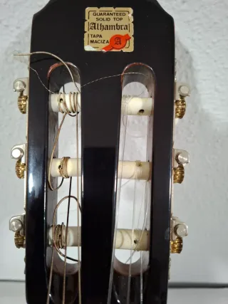Guitarra Española Alhambra + Accesorios