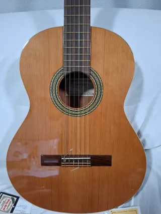 Guitarra Española Alhambra + Accesorios