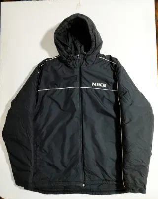 Chaqueta Nike Vintage Negra con Rayas Blancas
