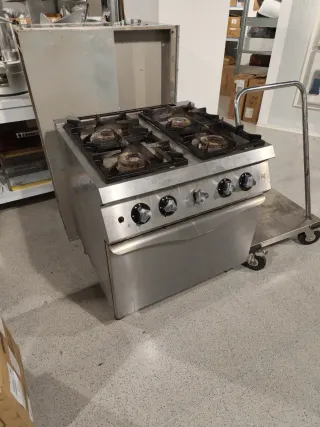 Cocina industrial 4 fuegos