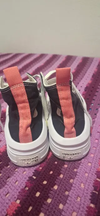 Botas Converse Negras y Rosas
