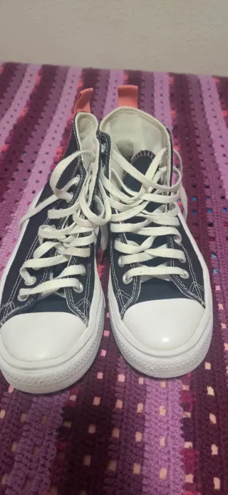 Botas Converse Negras y Rosas