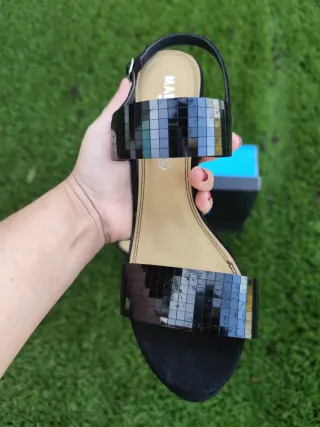 Tacones Mary Paz Negros y Plateados