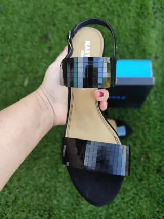 Tacones Mary Paz Negros y Plateados