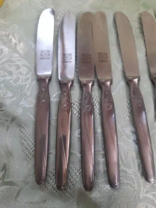 10 Coltelli Vintage in Metallo