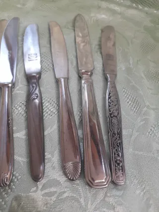 7 Coltelli da collezione in metallo