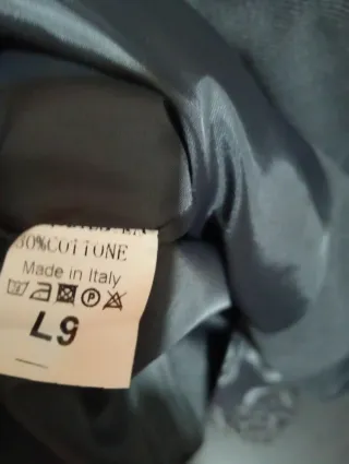 Abrigo gris mujer con detalles plateados