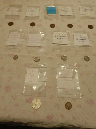 Lotto di monete antiche e barattolo