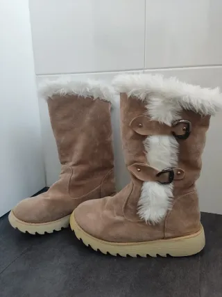 Botas Beige con Forro Blanco