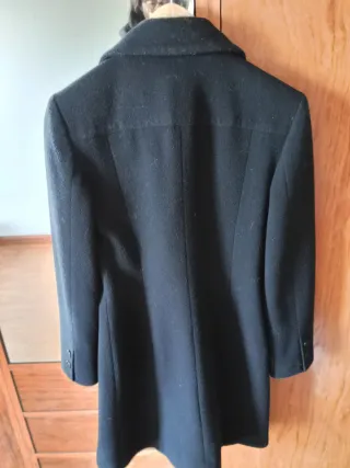 Abrigo de paño negro