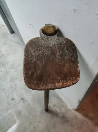 Azada de metal y madera