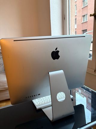 Carcasa iMac + Teclado Apple