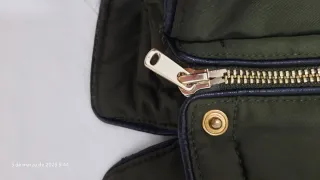 Parka acolchada Zara verde militar