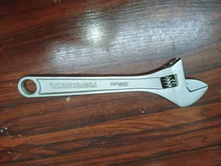 Llave inglesa ajustable 10" Profesional cromo vana