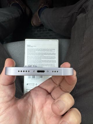 iPhone 14 Morado esteticamente como nuevo.