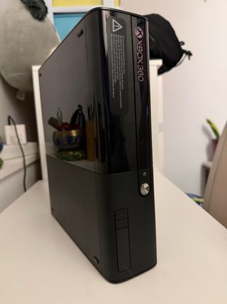 Xbox 360 Negra + Lote Juegos y Mando