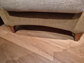 Butaca de tela en tonos beige