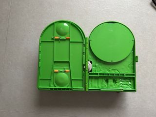 Mochila Pokémon Verde con figuritas