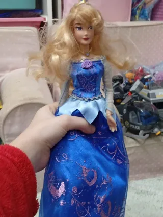 Muñeca Cenicienta Disney Princess con 2 vestidos